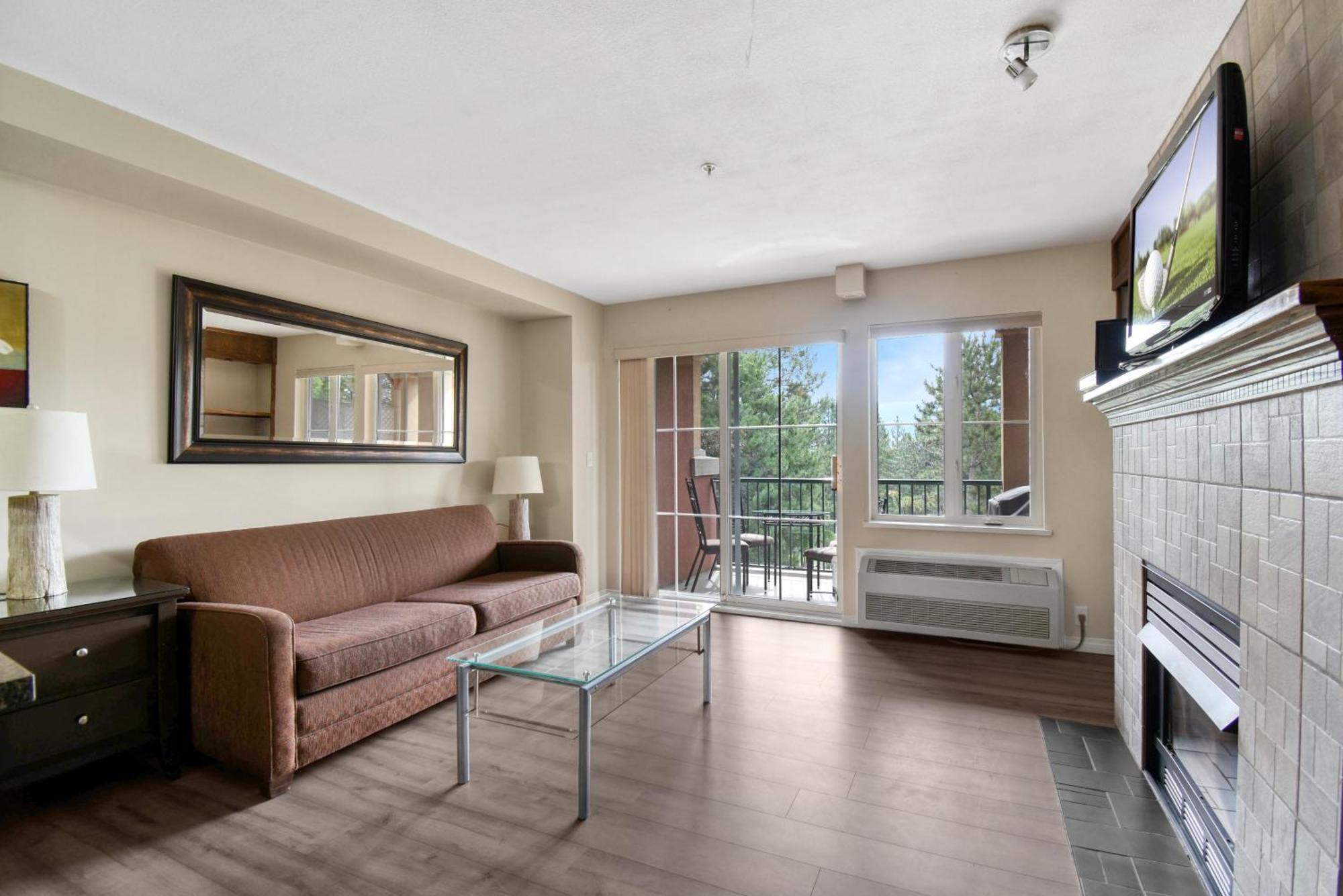 Borgata Lodge Resort Kelowna Exterior foto