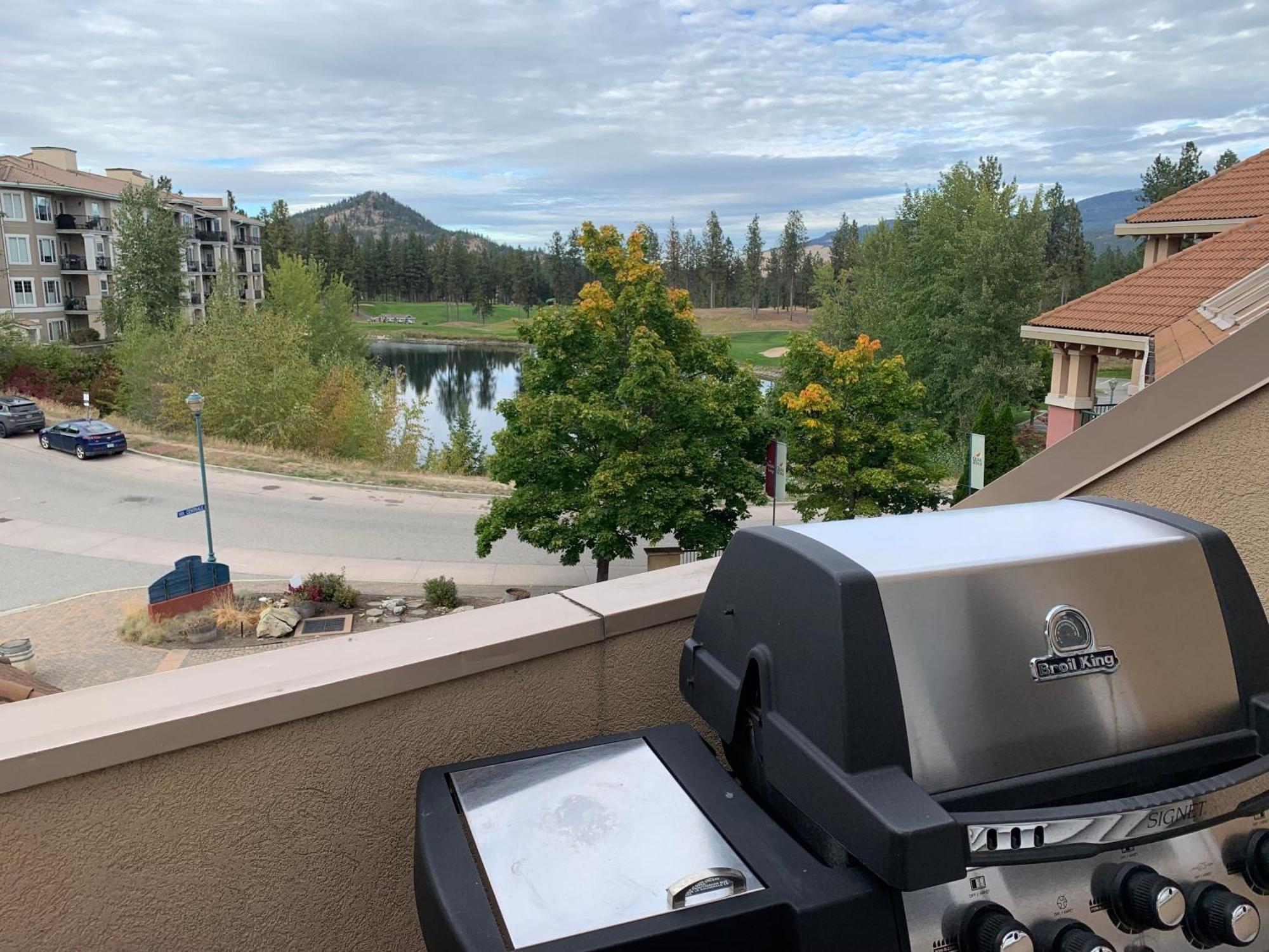 Borgata Lodge Resort Kelowna Exterior foto